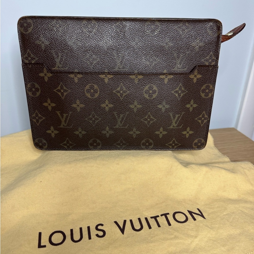 Louis Vuitton monogram pouchette homme